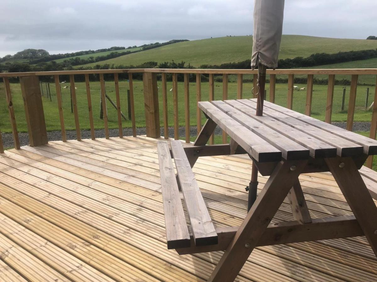 Captivating 2-Bed Static Caravan In Holyhead Llanfachraeth ภายนอก รูปภาพ